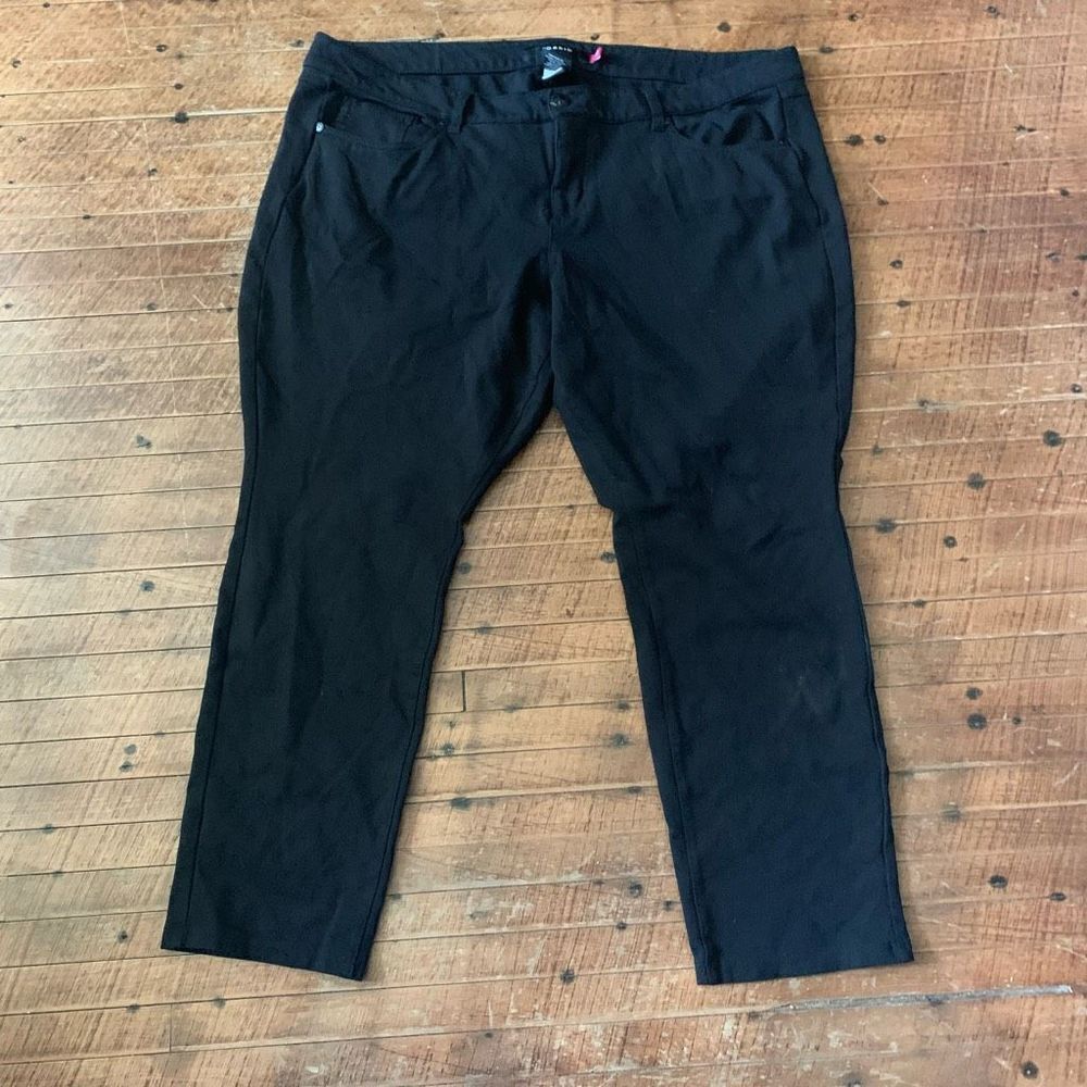 Torrid black stretchy flat front full figure size 20 slacks